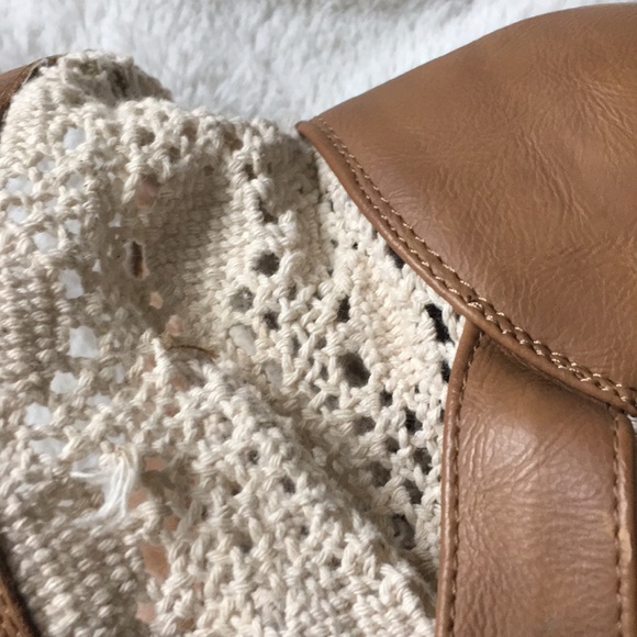 Tan nice boots with lace design - Picture 3 of 3